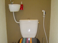 Petit kit lave-mains WiCi Mini adaptable sur WC existant avec douchette - Monsieur S (25) - 1 sur 2